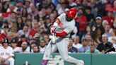 Kyle Schwarber's 2 HRs power Phillies over Red Sox