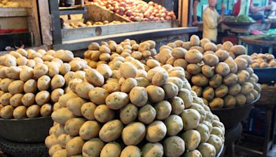 West Bengal Cold Storage Association offers potatoes at Rs 26 per kg to government to stem prices