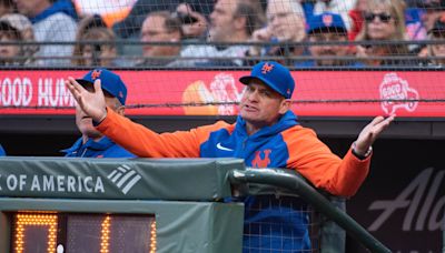 Carlos Mendoza calls 'bull' on controversial game-ending call in Mets-Cubs