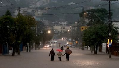 Las inundaciones no ceden: más de 50 personas siguen desaparecidas tras las fuertes lluvias que azotaron el sur de Brasil hace un mes