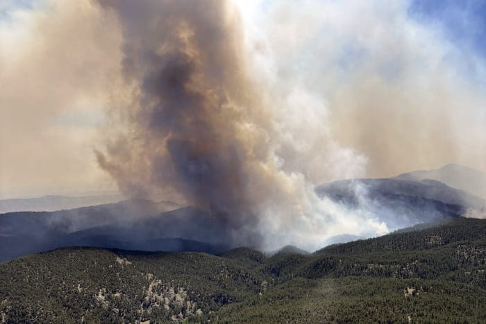 Human remains found in house destroyed by Colorado wildfire