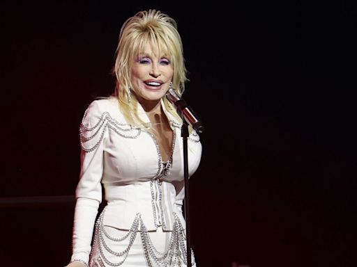 Dolly Parton Wants to Take You Back in Time With The Dolly Parton Experience
