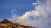 ¿Qué son los anillos volcánicos? El Etna lanza espectaculares "anillos de humo" al cielo