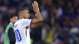 Tildan a Mbappé de "mediocre" por su rendimiento con selección de Francia - La Opinión