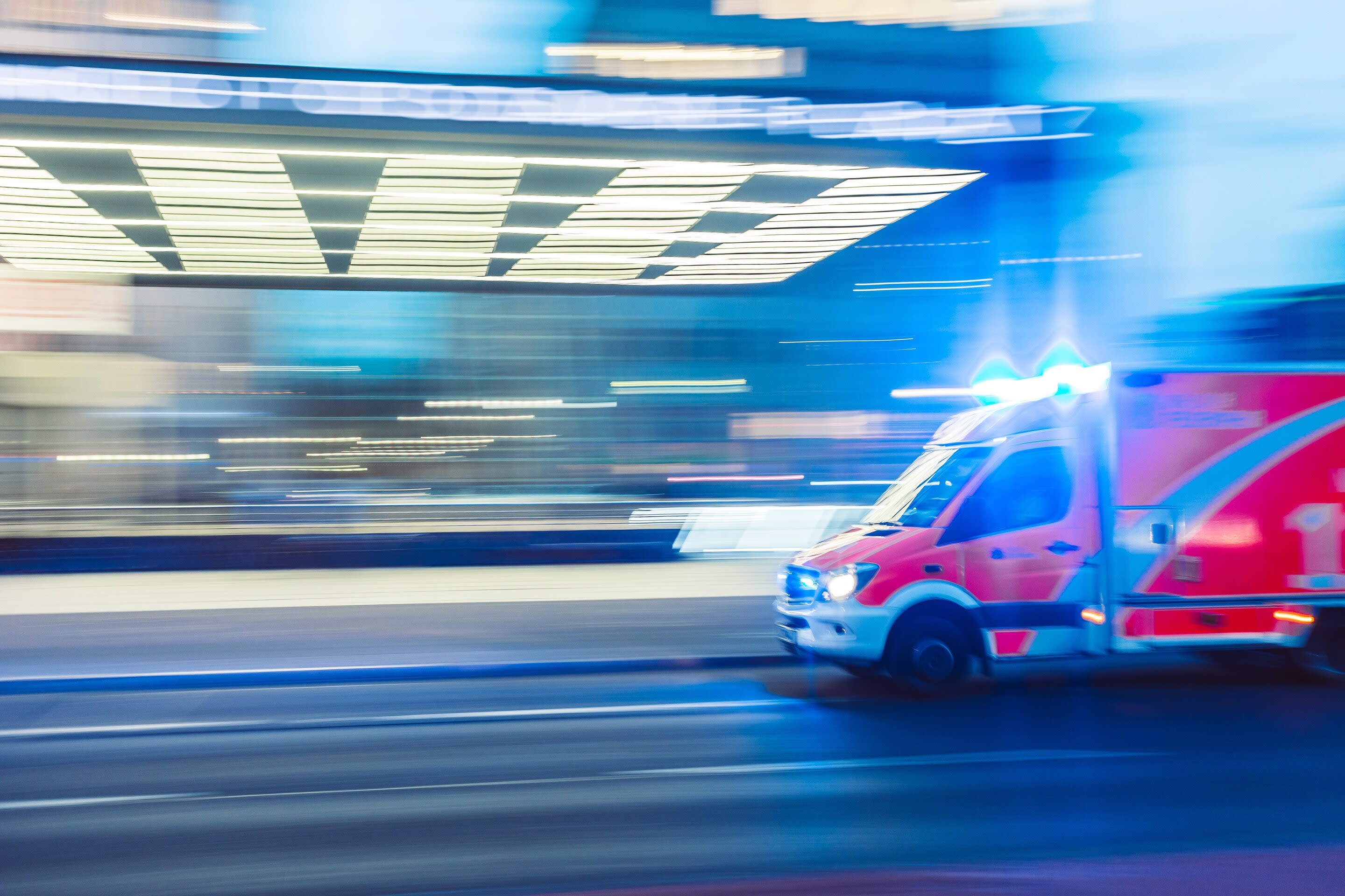 Evaluating a training program to improve the safety of incident responders on high-speed roads