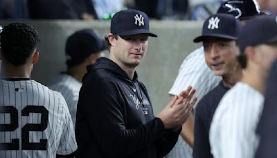 As Cole inches closer to return, Yanks put Schmidt on IL