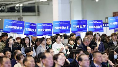 中國應屆畢業生就業市場嚴峻 僅48％收到錄取通知