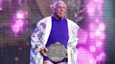 Ric Flair reacciona a la posibilidad de que John Cena supere su registro de títulos