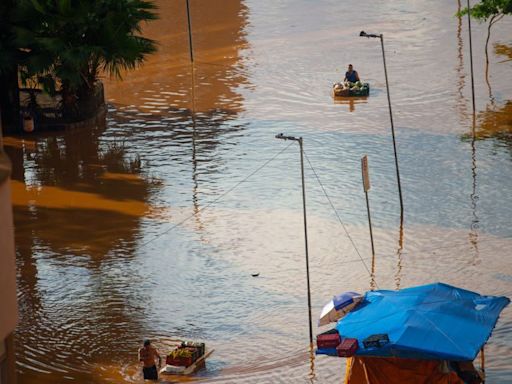 Aumenta a 100 la cifra de muertos por inundaciones en Rio Grande do Sul, en Brasil