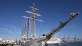 El buque escuela Juan Sebastián de Elcano de la Armada española pone rumbo a América