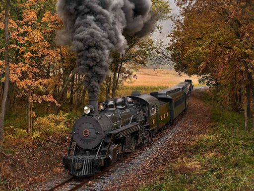 See the Best Fall Foliage in the U.S. From 14,000 Feet on this Magical Train Ride