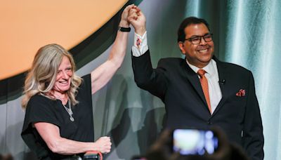 Naheed Nenshi elected new leader of the Alberta NDP