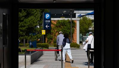 South Korean Doctors Set for Mass Walkout Over Med School Seats