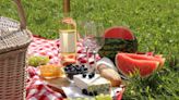 From the perfect basket to the ideal dessert, welcome in the warm weather with a gourmet picnic