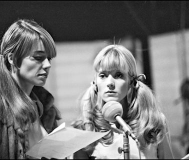 Mort de Françoise Hardy : "Ce qu'a dit Thomas...", Sylvie Vartan sort du silence