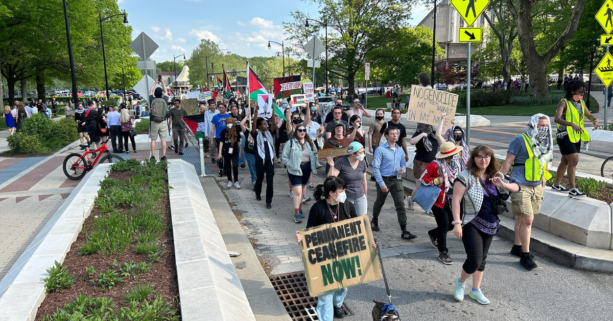 2 people arrested as protesters, police clash near University of Pittsburgh campus