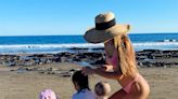 Ariadne Artiles disfruta de un día en la playa con sus tres hijas: 'La suerte de mi vida'