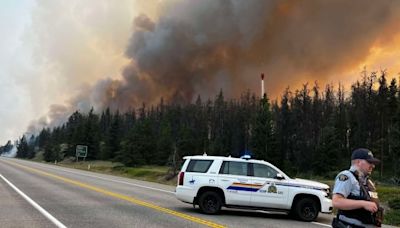 Parks Canada officials to provide update on Jasper wildfires | CBC News