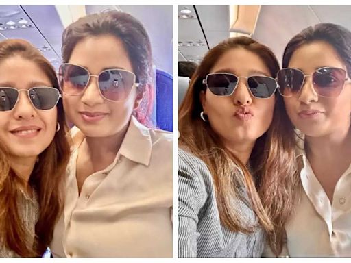 Shreya Ghoshal and Sunidhi Chauhan 'break the internet' with their stunning selfies; fans compare them to Asha Bhosle and Lata Mangeshkar - Times of India
