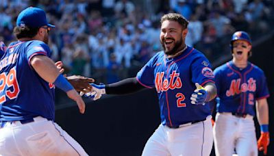 Narváez gets first home hit of season, caps rally as Mets beat Giants 4-3 and stop 5-game skid