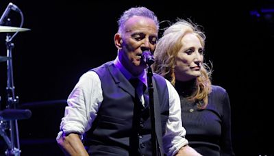 Bruce Springsteen's Wife Patti Scialfa Performs After Cancer Reveal