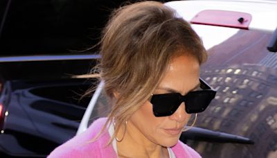 Jennifer Lopez flashes abs amid claims Ben Affleck marriage is 'over'