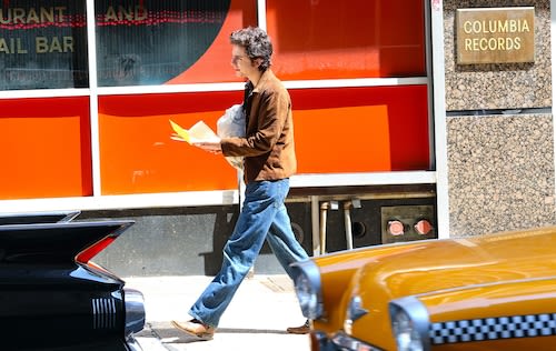 See latest Timothée Chalamet N.J. set photos from Bob Dylan movie