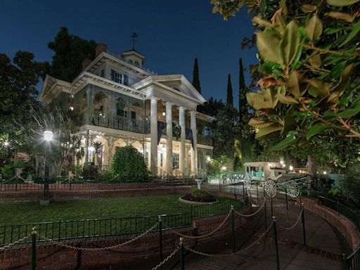 Disneyland unveils new ballroom scene for Haunted Mansion Holiday