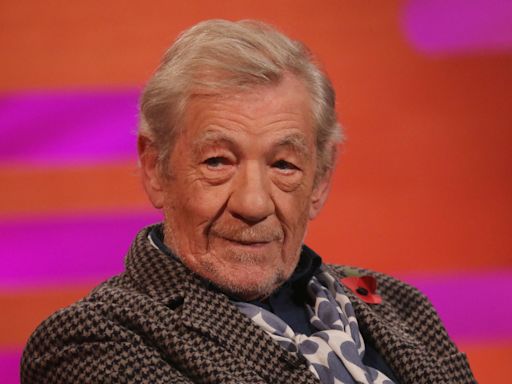 Ian McKellen watches final day of Falstaff play as he recovers from theatre fall