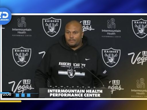 Antonie Pierce, coach de Raiders, es castigado por incumplir normas