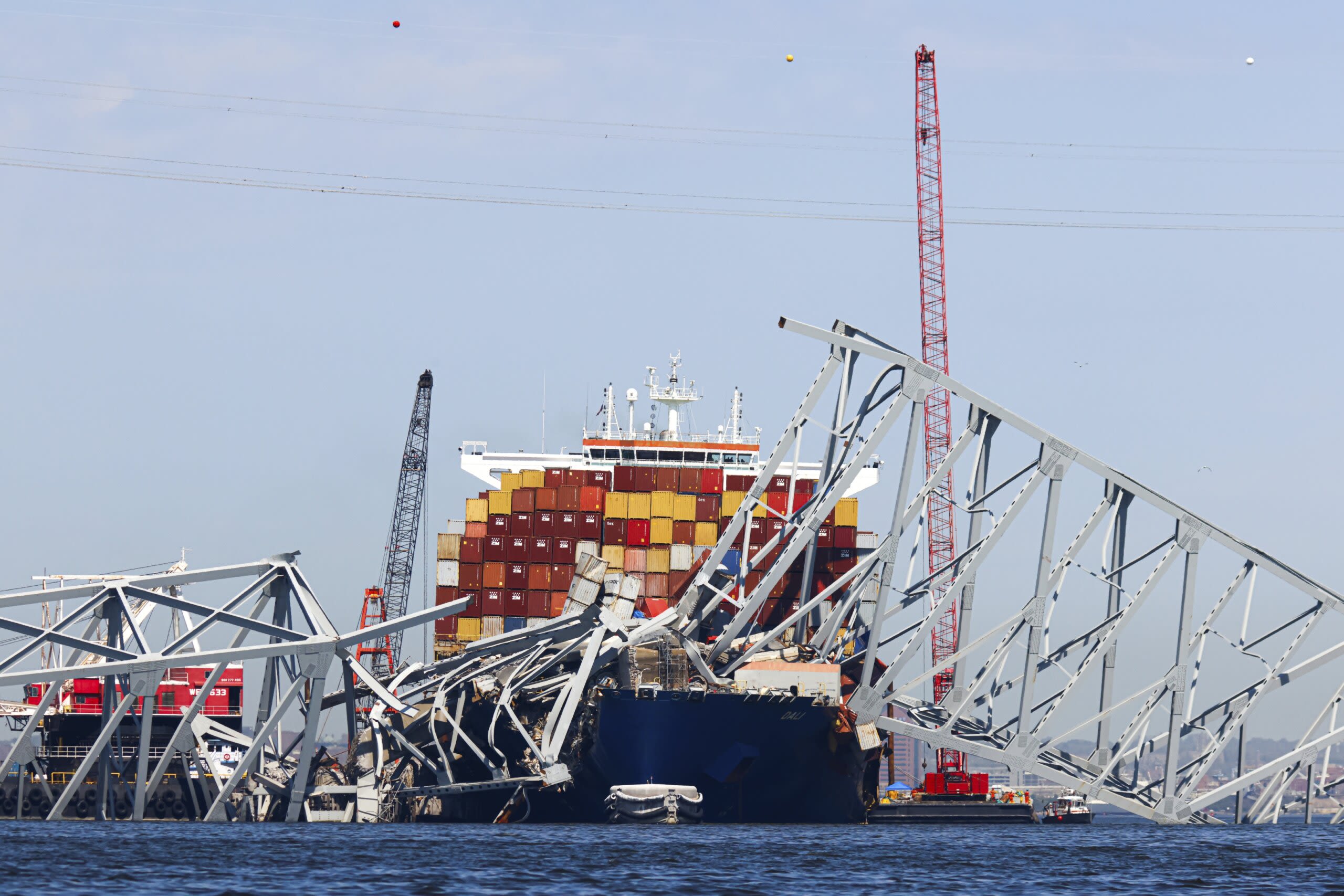 Dali crew will stay on board during controlled demolition to remove fallen bridge from ship’s deck - WTOP News