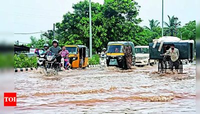 First spell of heavy rain floods city, BMC 'caught napping' | Bhubaneswar News - Times of India