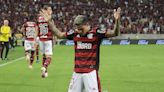 Flamengo despierta del letargo, vence a Corinthians y alcanza el liderato provisional