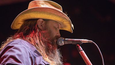 Review: Chris Stapleton dazzles Seattle with icons Willie Nelson and Sheryl Crow