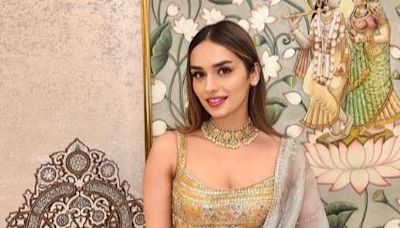 Manushi Chhillar's 'Best Morning' Begins With Seeking Blessings At Siddhivinayak Temple | Photo