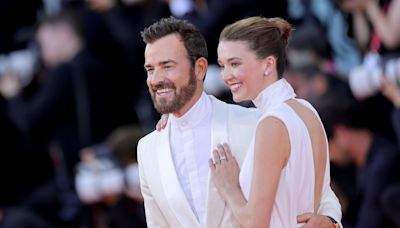 Justin Theroux se compromete con su novia Nicole Brydon Bloom, 23 años más joven