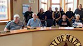 Law enforcement personnel given thanks during City of Hiawatha meeting
