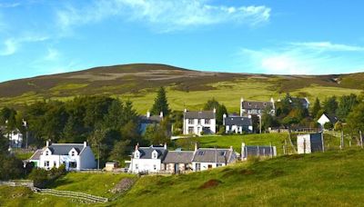 Bizarre UFO Seen Floating Over Scottish Town | iHeart