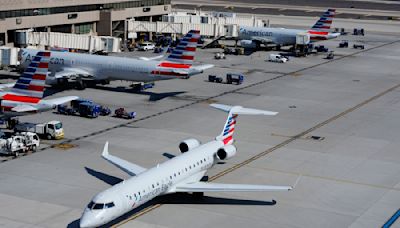 Your flight is stuck on the tarmac. What do airlines owe you?