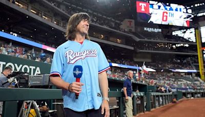 What’s the hardest line of the national anthem for Rhett Miller?