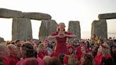 El solsticio de verano reúne a druidas, paganos y curiosos en Stonehenge