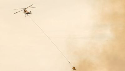 B.C. wildfires: Crews make ’good progress’ fighting fire that destroyed six homes near Golden