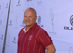 Michael Chiklis