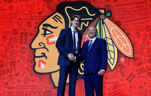 Blackhawks Move Up in Draft, Swap 1st-Rounder With Islanders