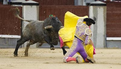 La tormenta divide en dos desiguales mitades otra decepcionante corrida torista