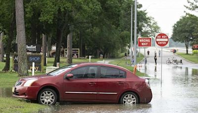 Hundreds rescued from flooding in Texas as waters continue rising in Houston | Texarkana Gazette