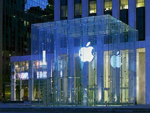 Is Apple Inc (NASDAQ:AAPL) the Best AI Stock for the Long Term?