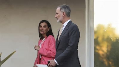 Felipe VI dice que su madre está “bien” pero no precisa cuándo tendrá el alta: “Con calma”