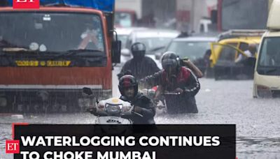 Mumbai rains: Heavy downpour lashes city, IMD issues 'red alert'