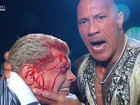 WWE: The Rock apripista, torna il sangue negli show tv?